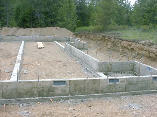 0024 - back and east side view of foundation