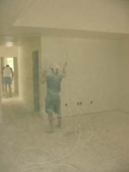 0156 - spray painting walls and ceilings